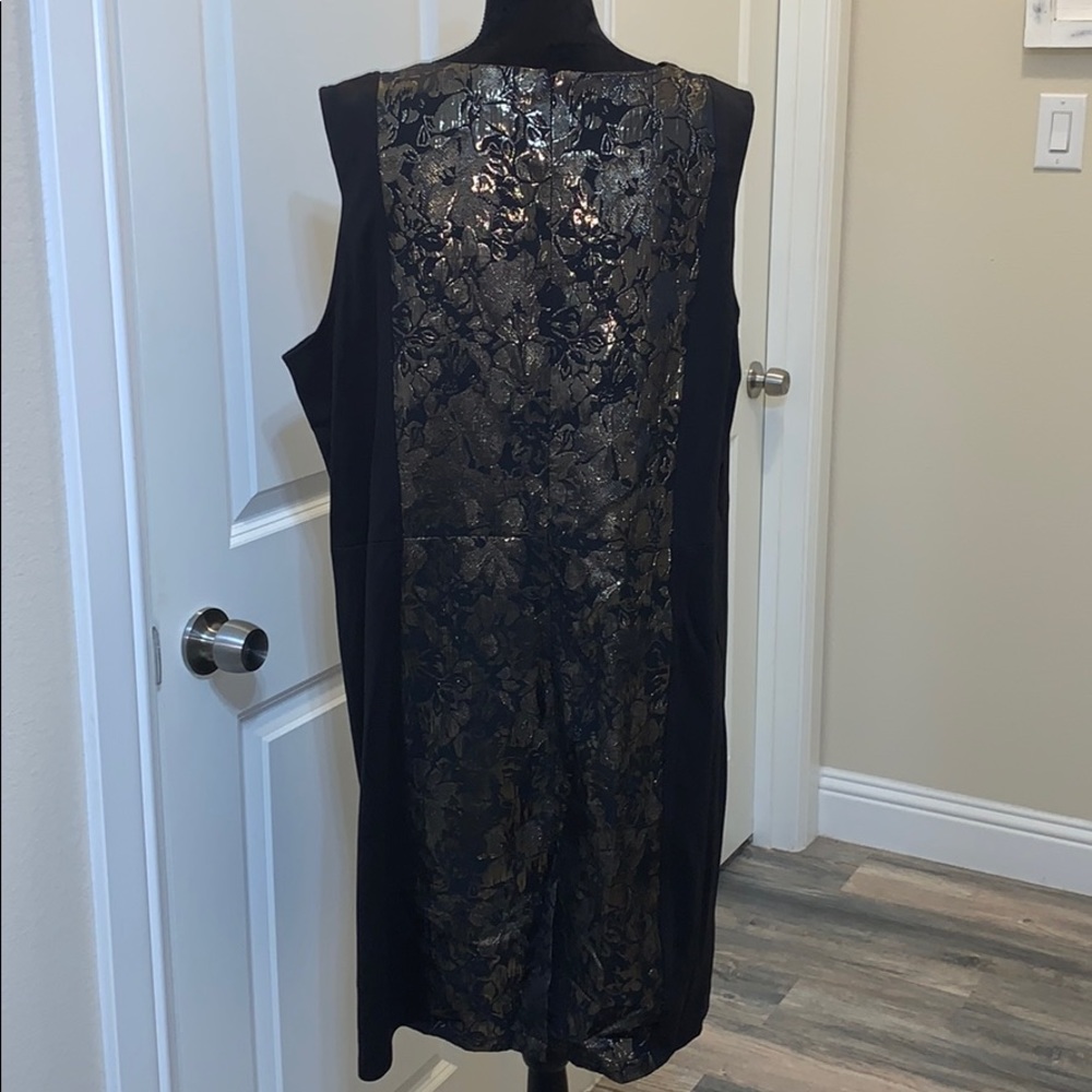 Dress - Picture 4 of 7